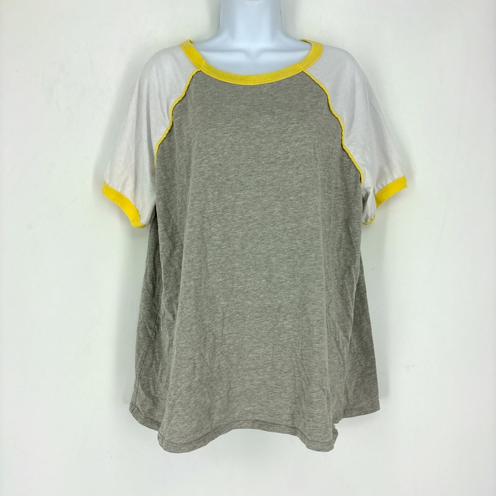 Torrid Yellow Gray White Seam Top Tee Short Sleeve Shirt 2X Flowy Colorblock